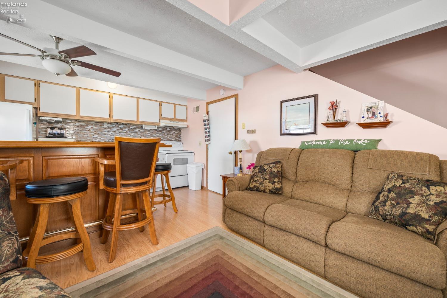 47 N Schooner Point