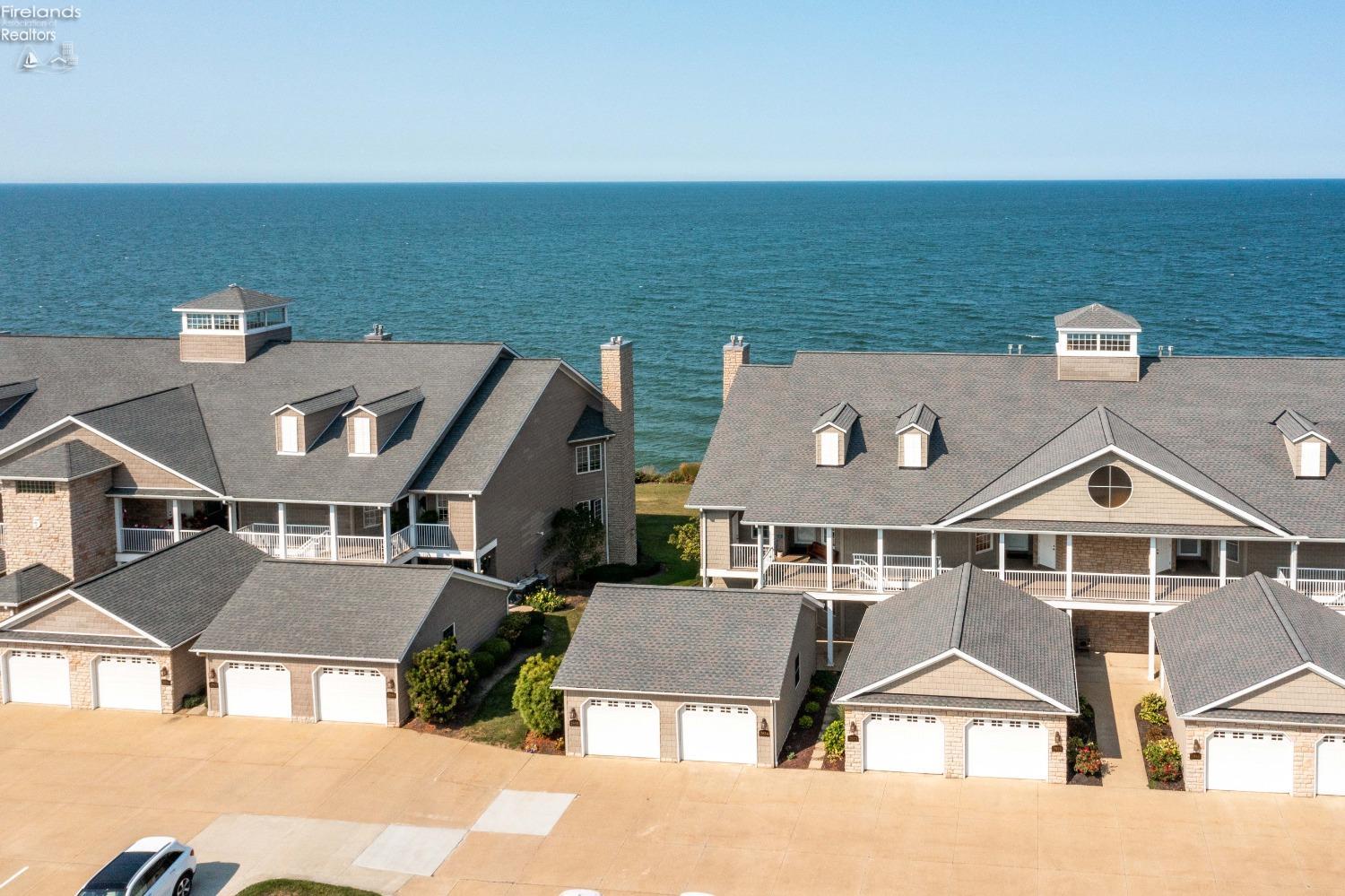 2884 Whispering Shores