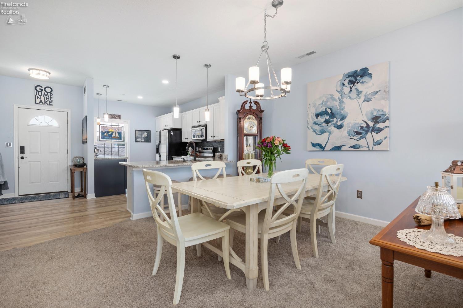 2884 Whispering Shores