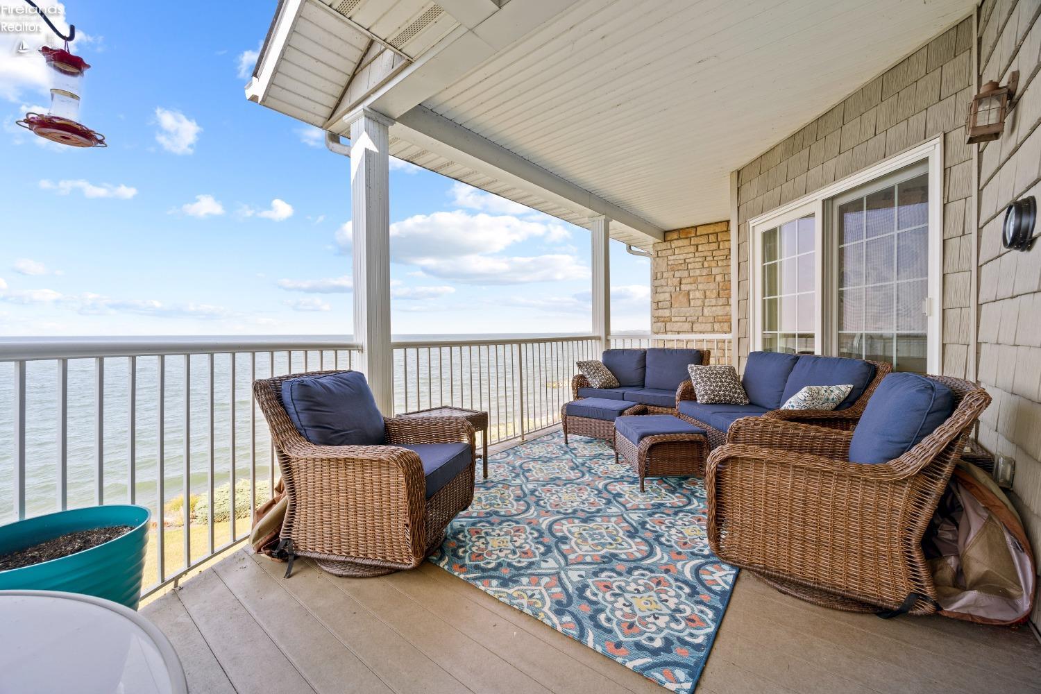2884 Whispering Shores