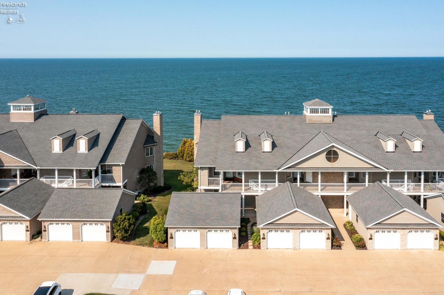 2884 Whispering Shores