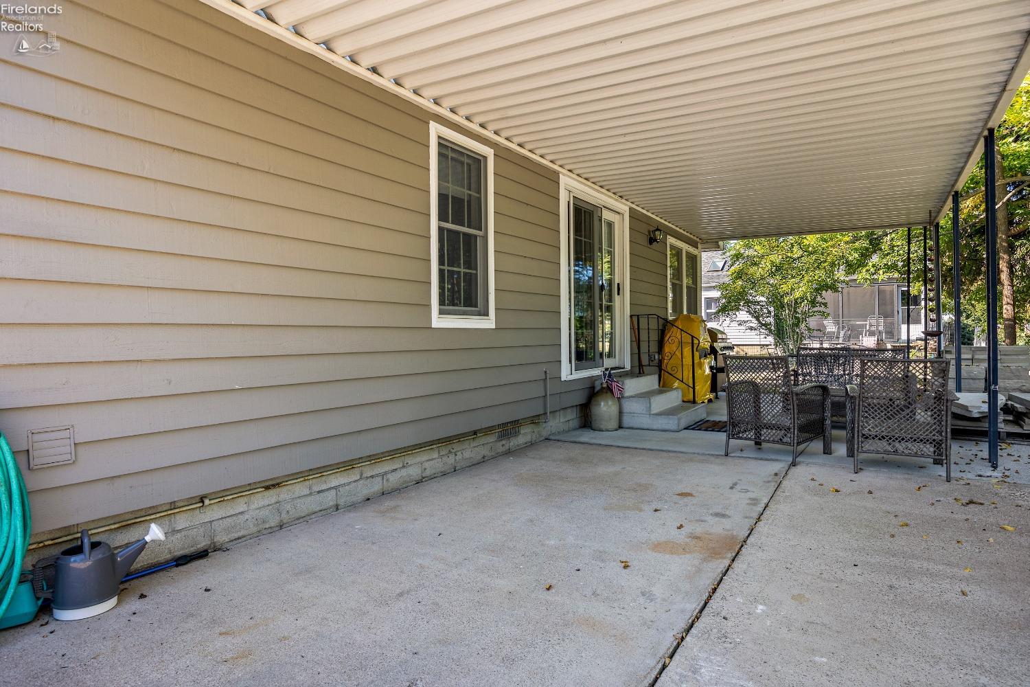 113 W Iroquois Trail