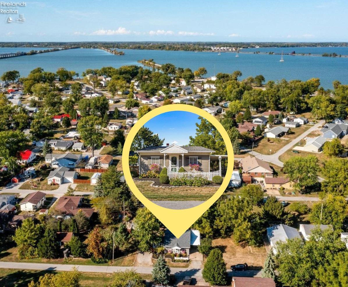 113 W Iroquois Trail