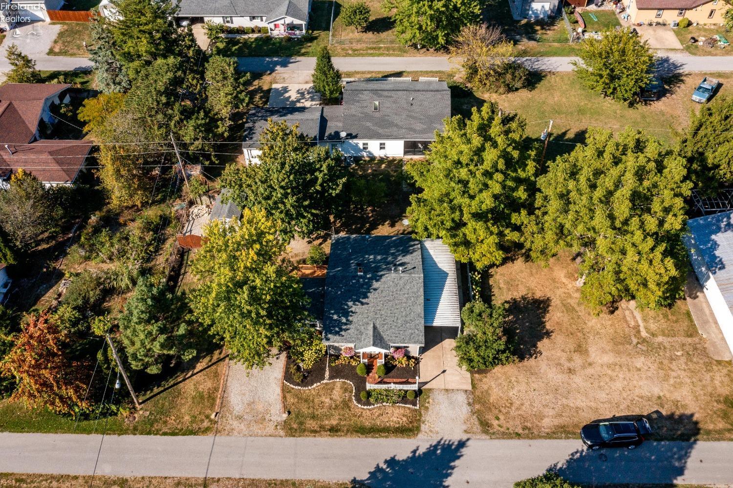 113 W Iroquois Trail