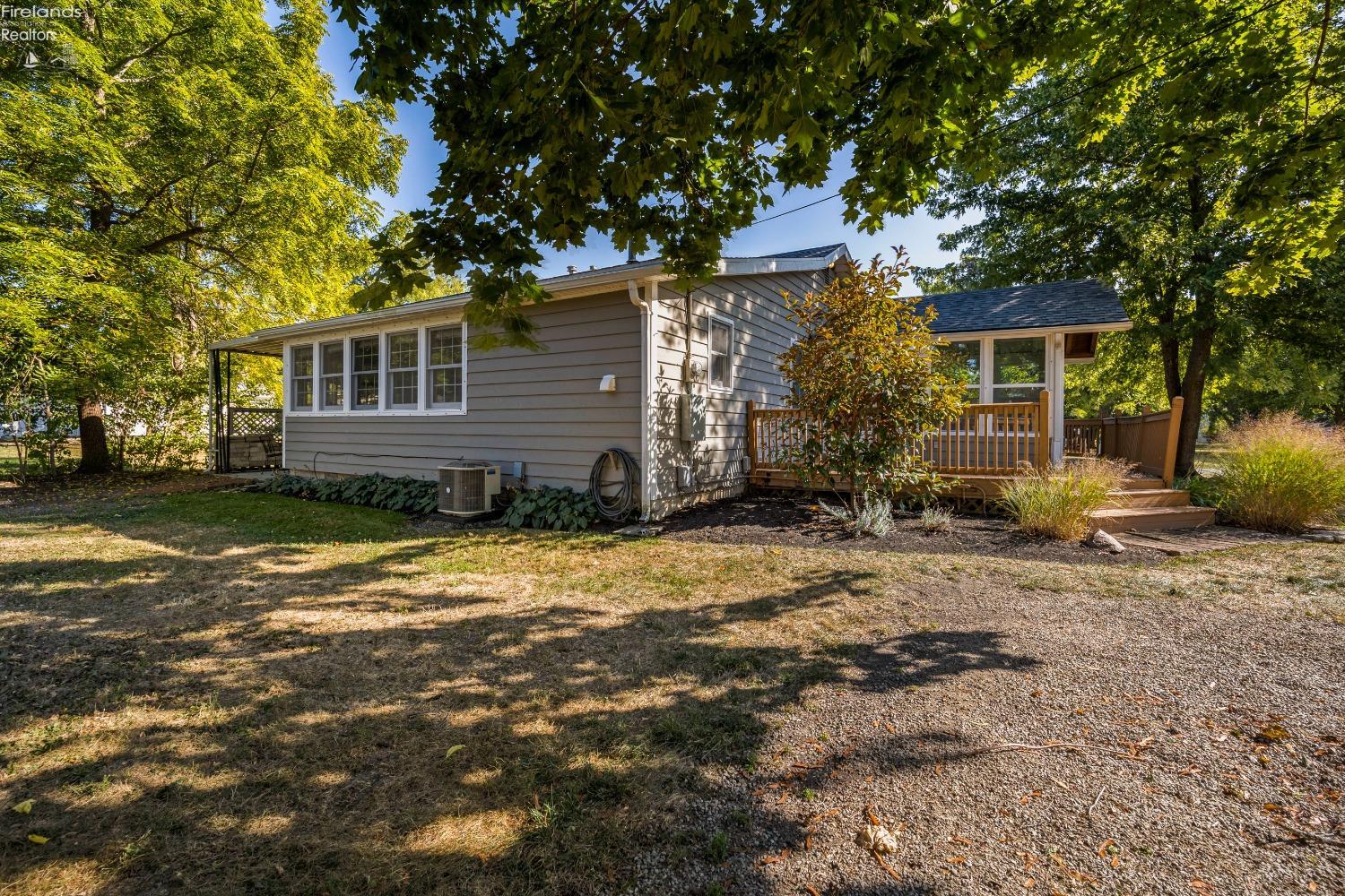 113 W Iroquois Trail