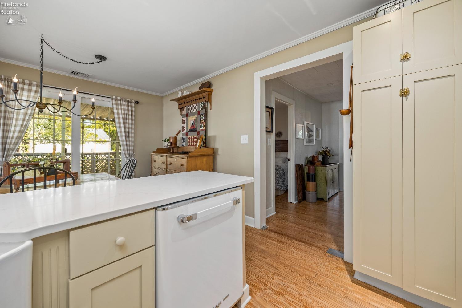 113 W Iroquois Trail