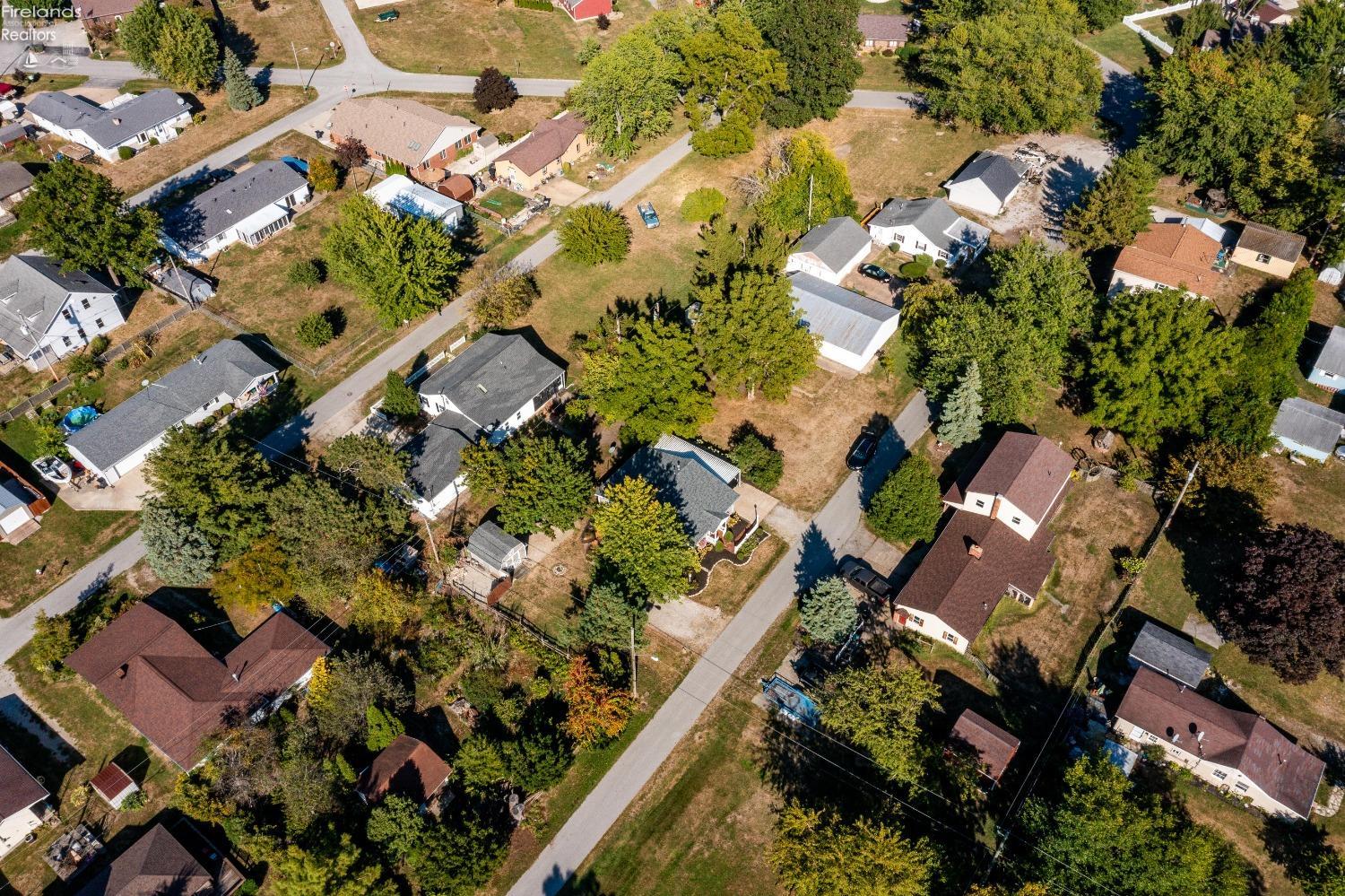 113 W Iroquois Trail