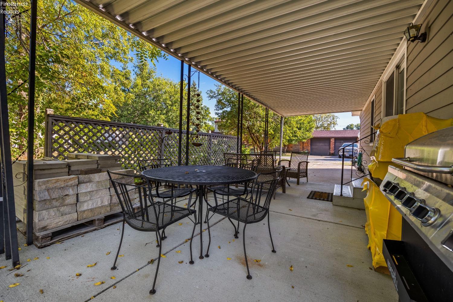113 W Iroquois Trail