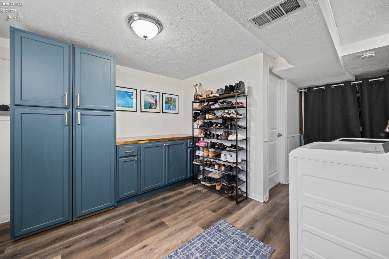 402 Oaknoll Drive