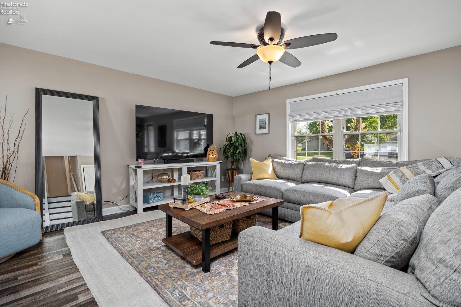 402 Oaknoll Drive