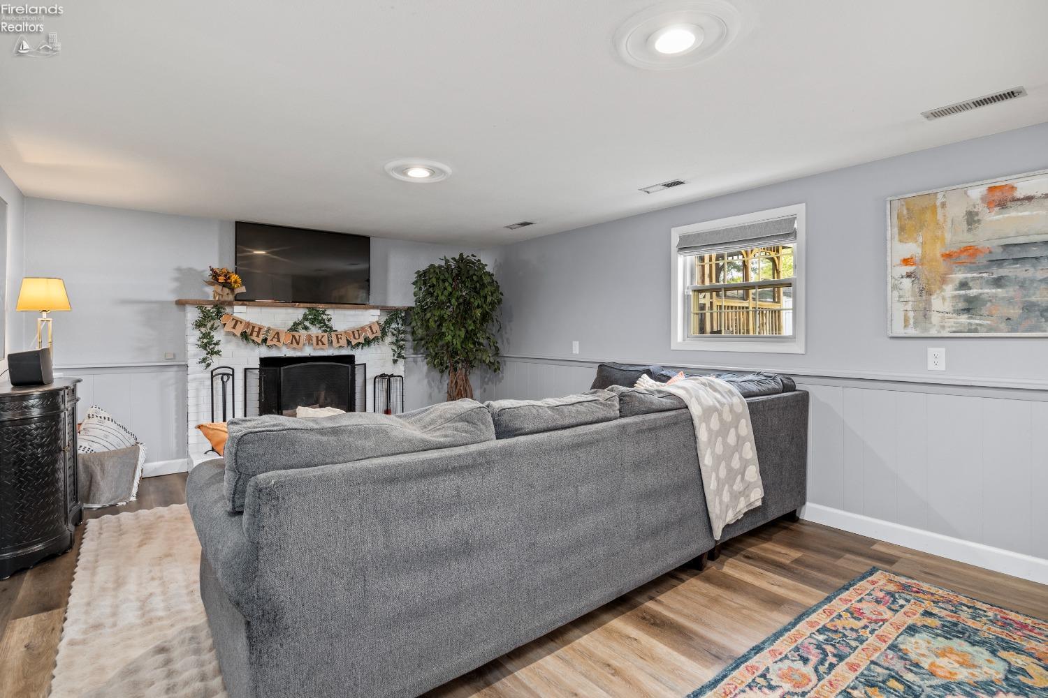 402 Oaknoll Drive