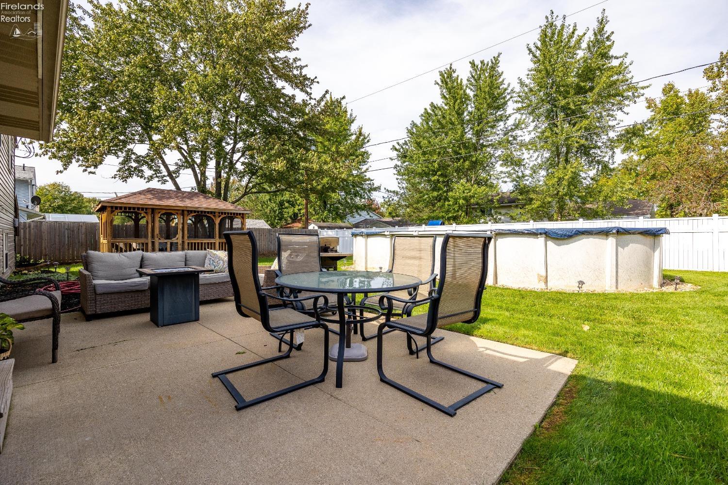 402 Oaknoll Drive