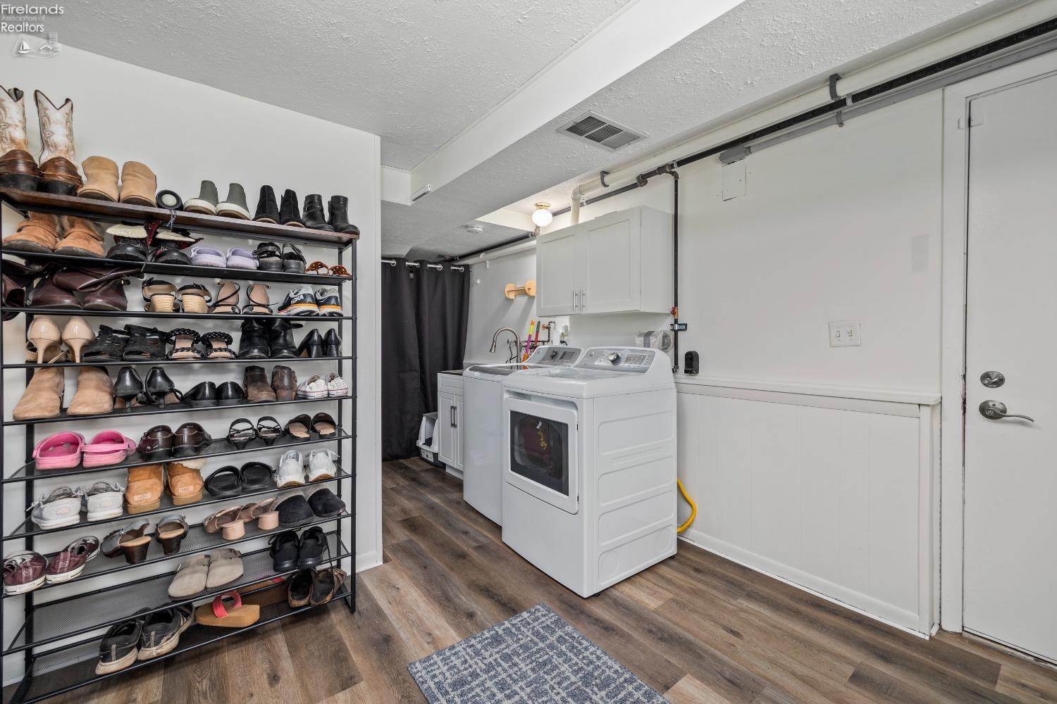 402 Oaknoll Drive