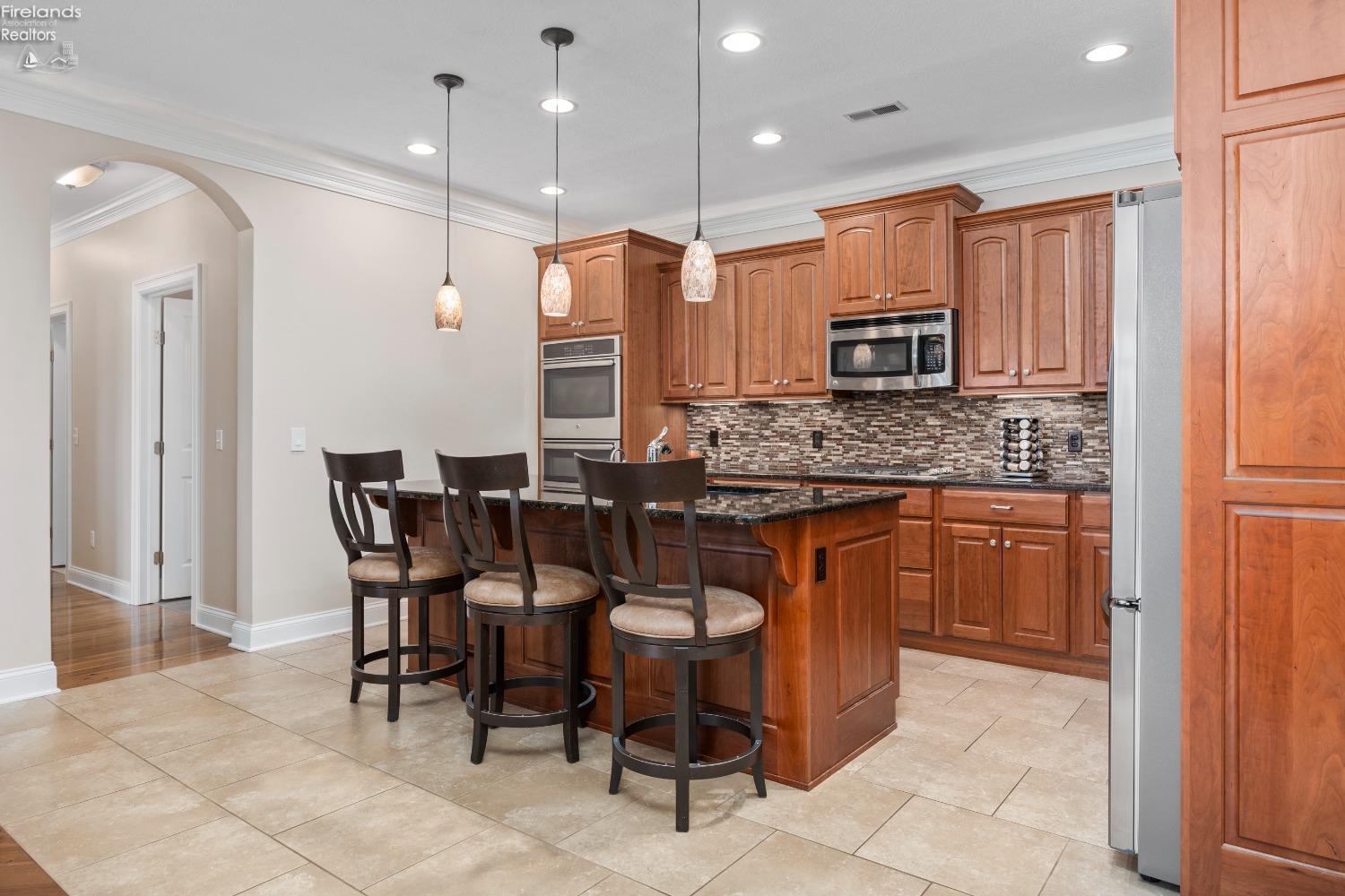 2771 Canterbury Circle