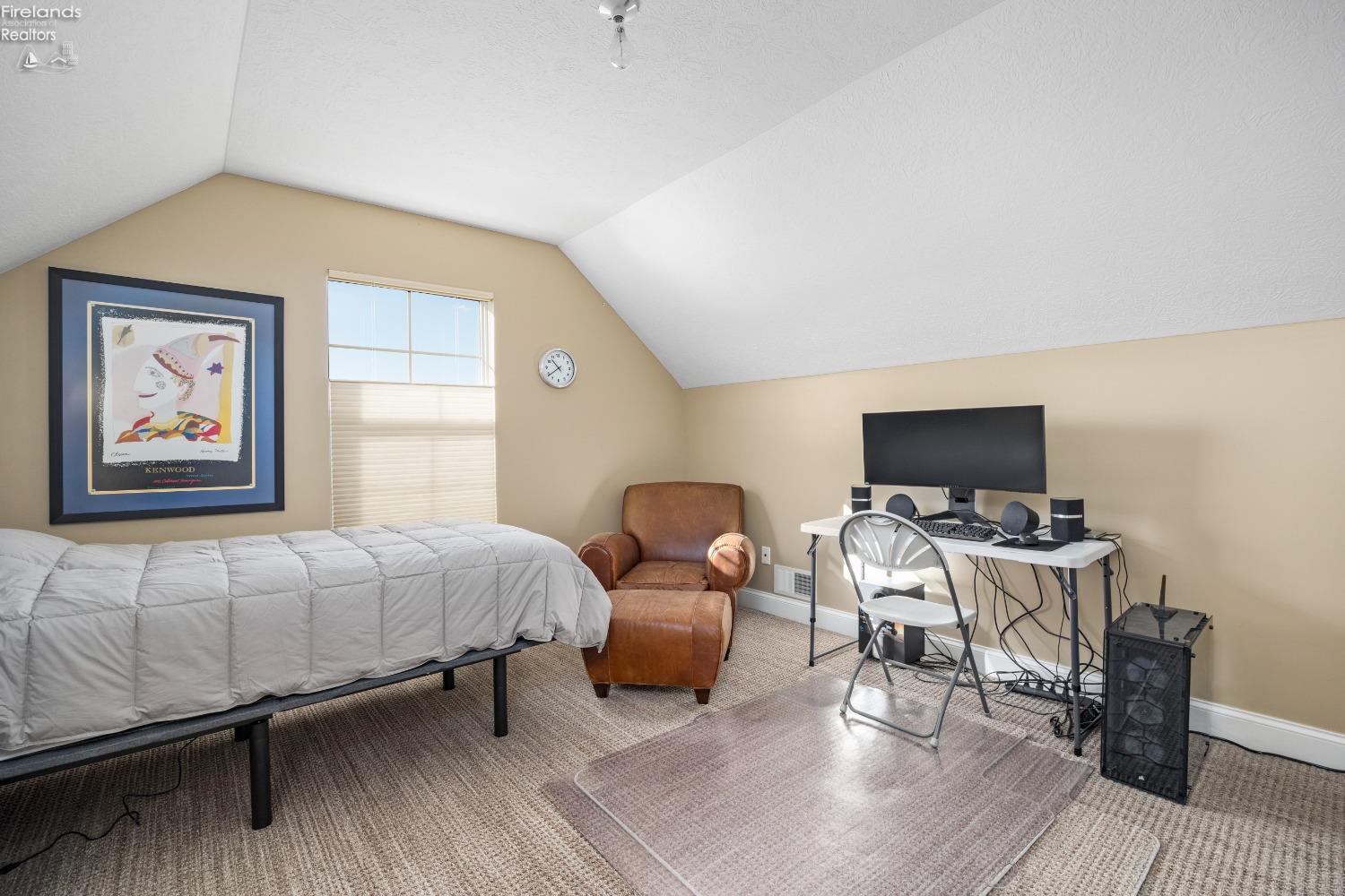 2771 Canterbury Circle