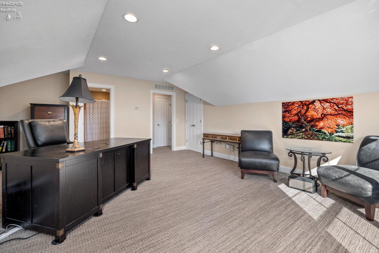 2771 Canterbury Circle