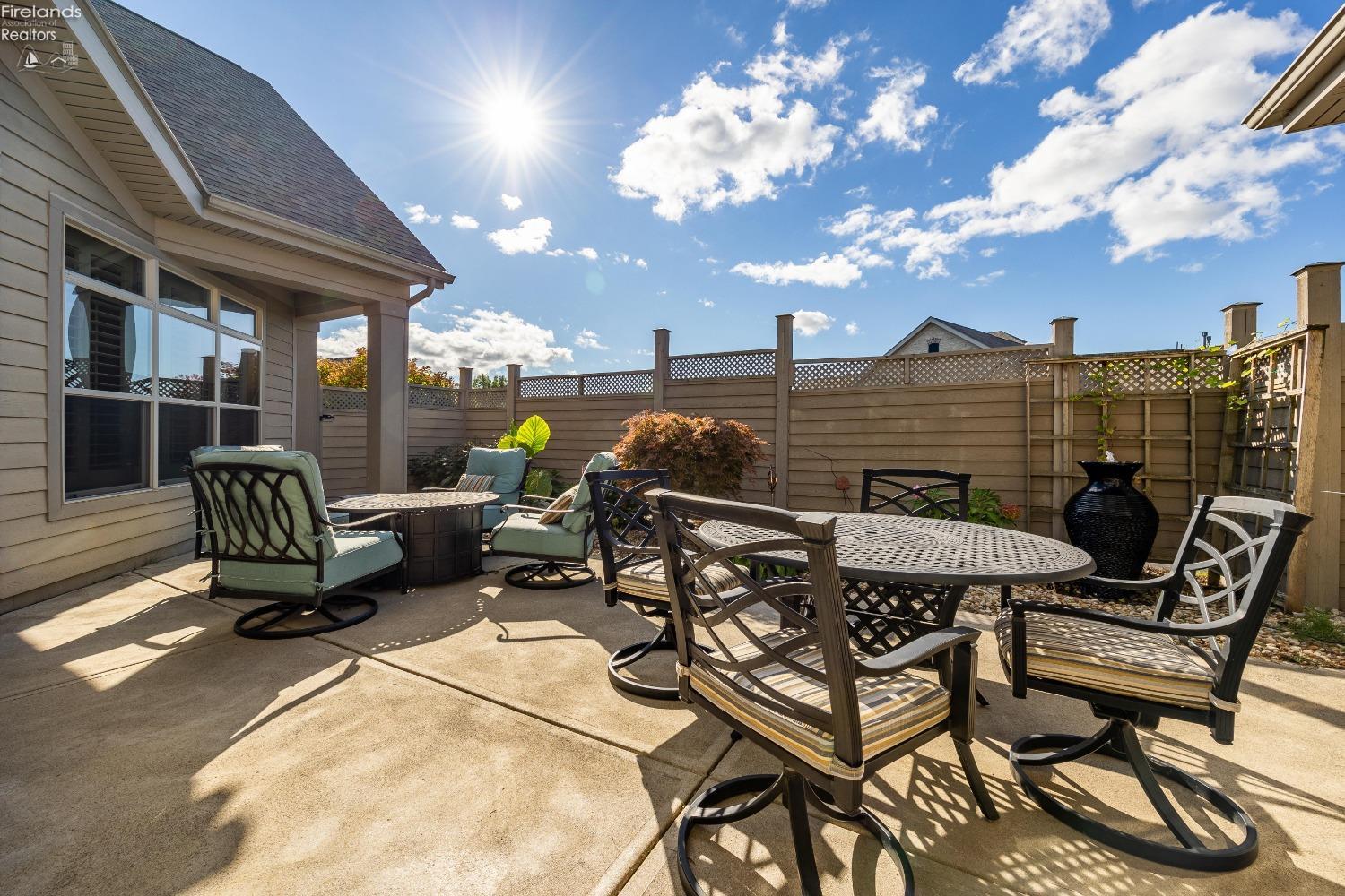 2771 Canterbury Circle