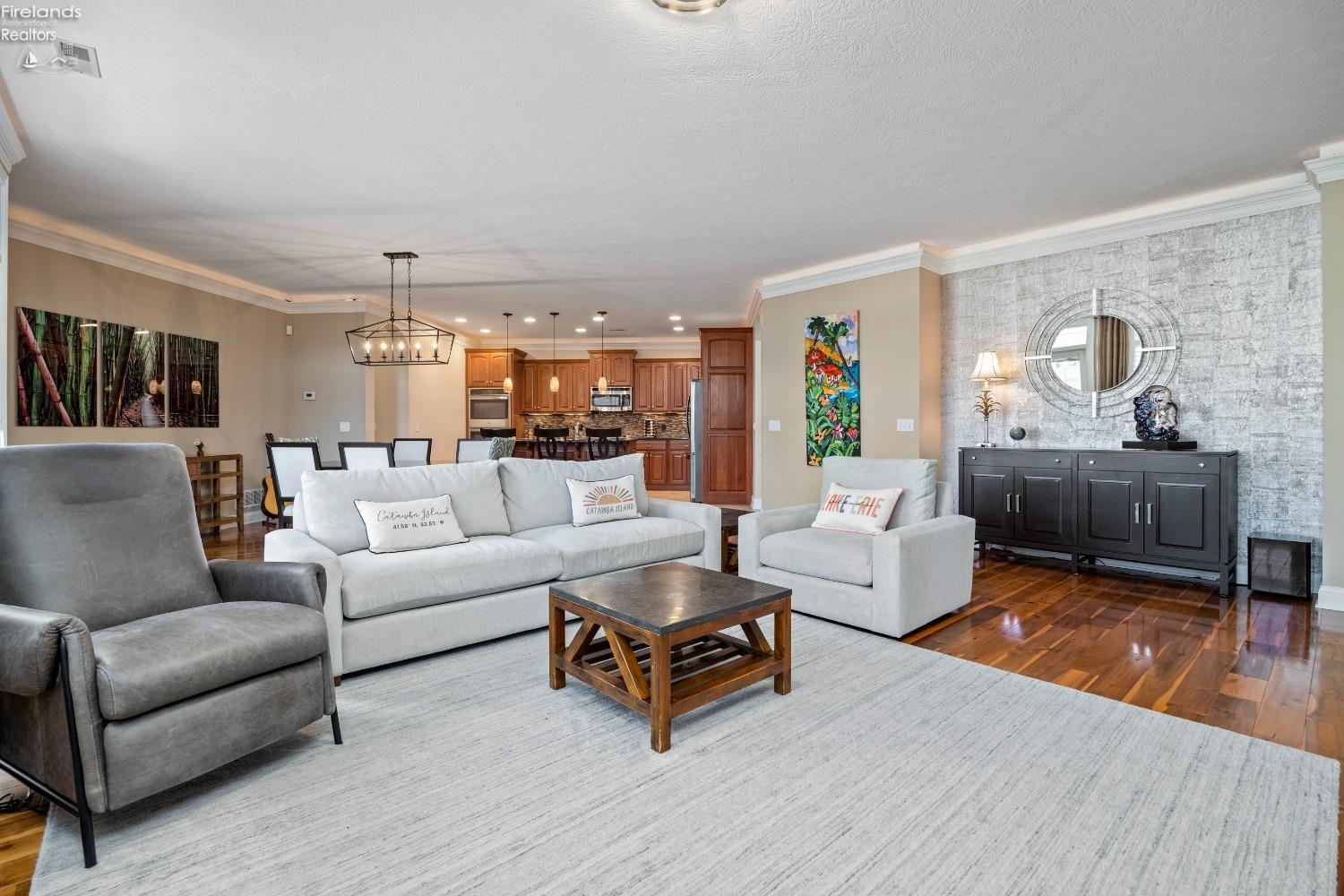 2771 Canterbury Circle
