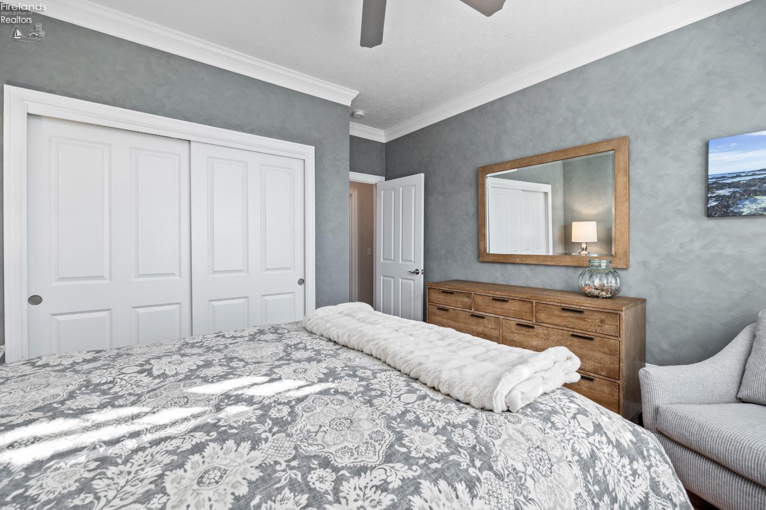 2771 Canterbury Circle