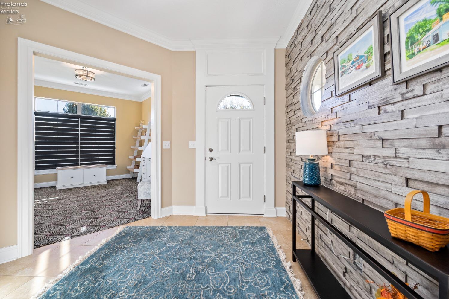 2771 Canterbury Circle