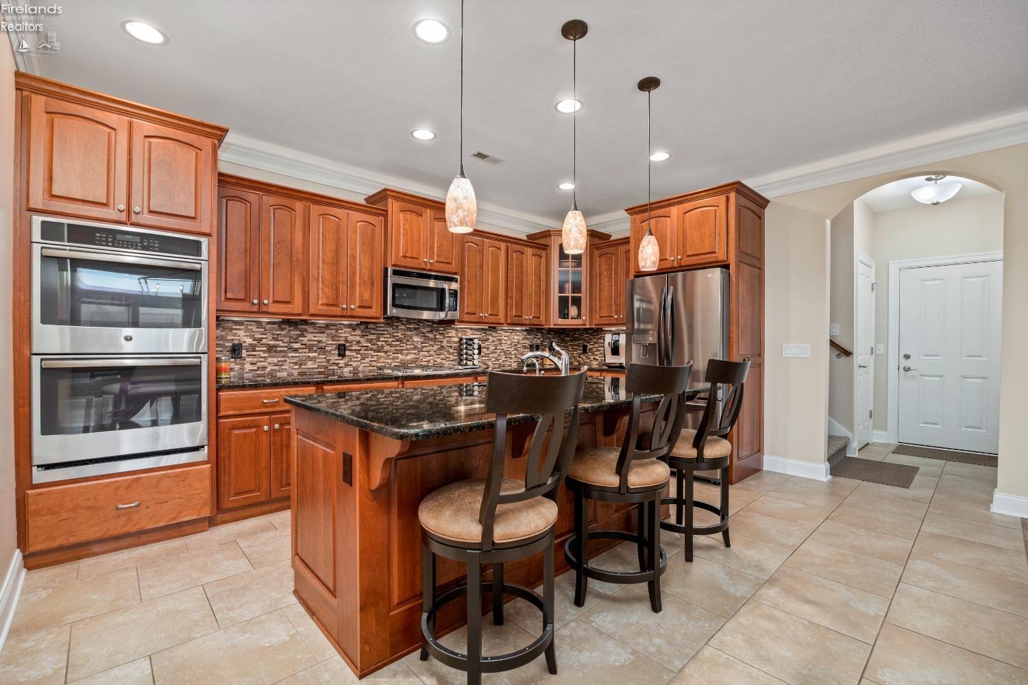 2771 Canterbury Circle