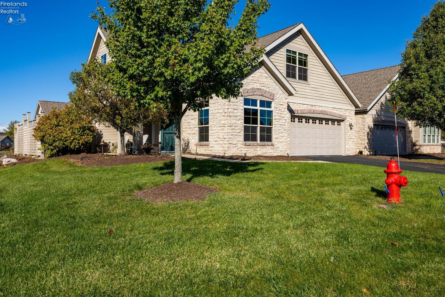 2771 Canterbury Circle