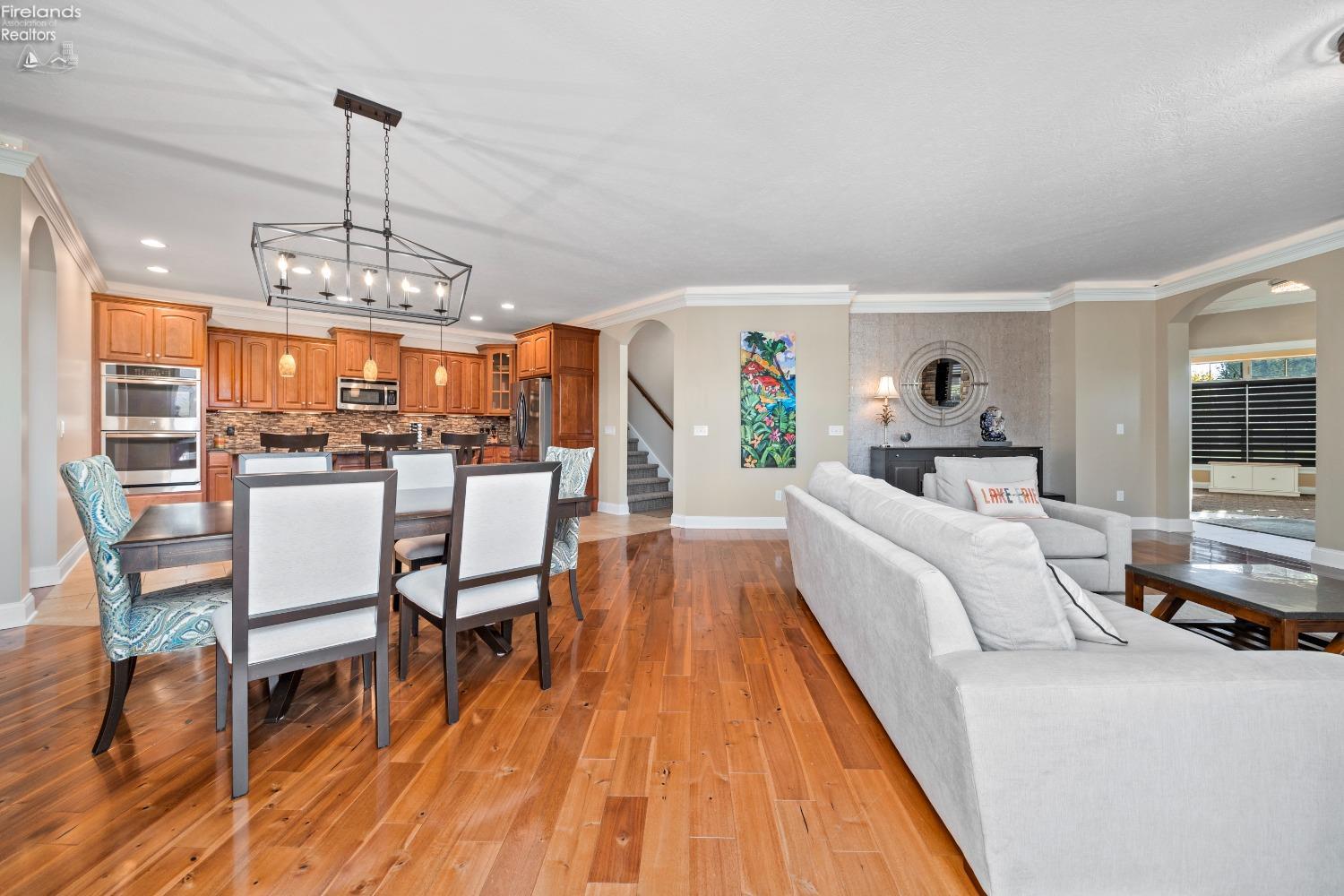 2771 Canterbury Circle