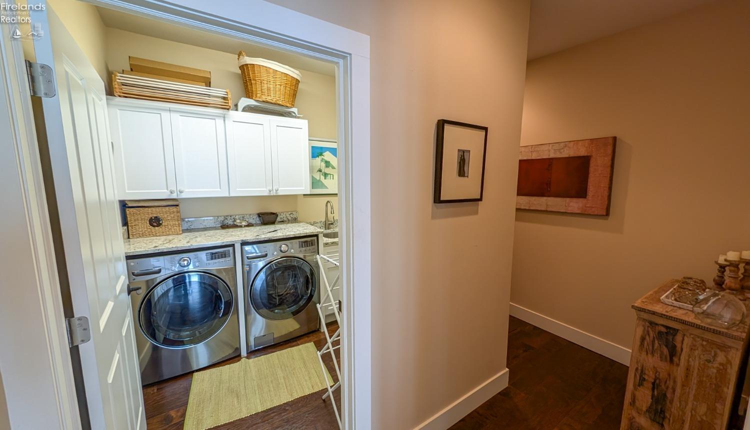 1394 N Overlook Drive