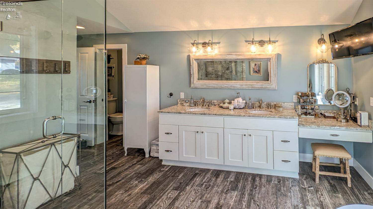 1394 N Overlook Drive