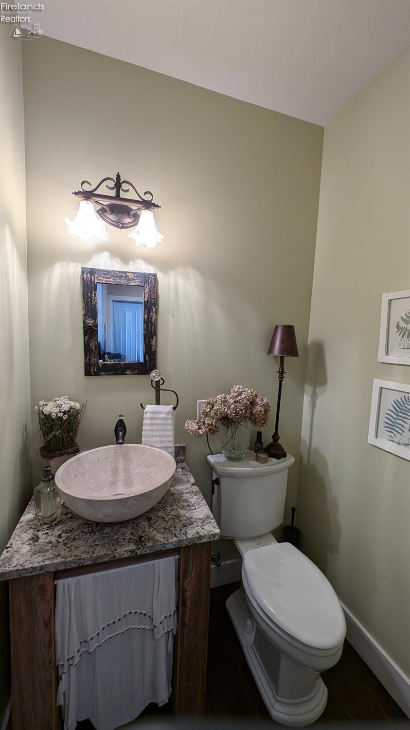 1394 N Overlook Drive