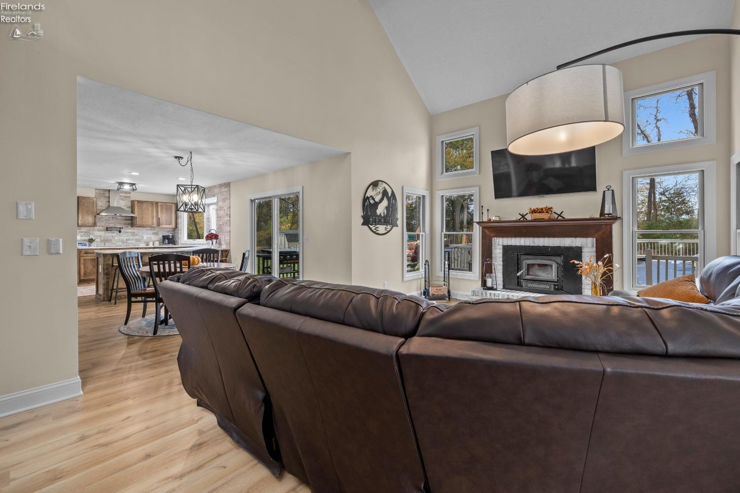 1800 Claus Rd.