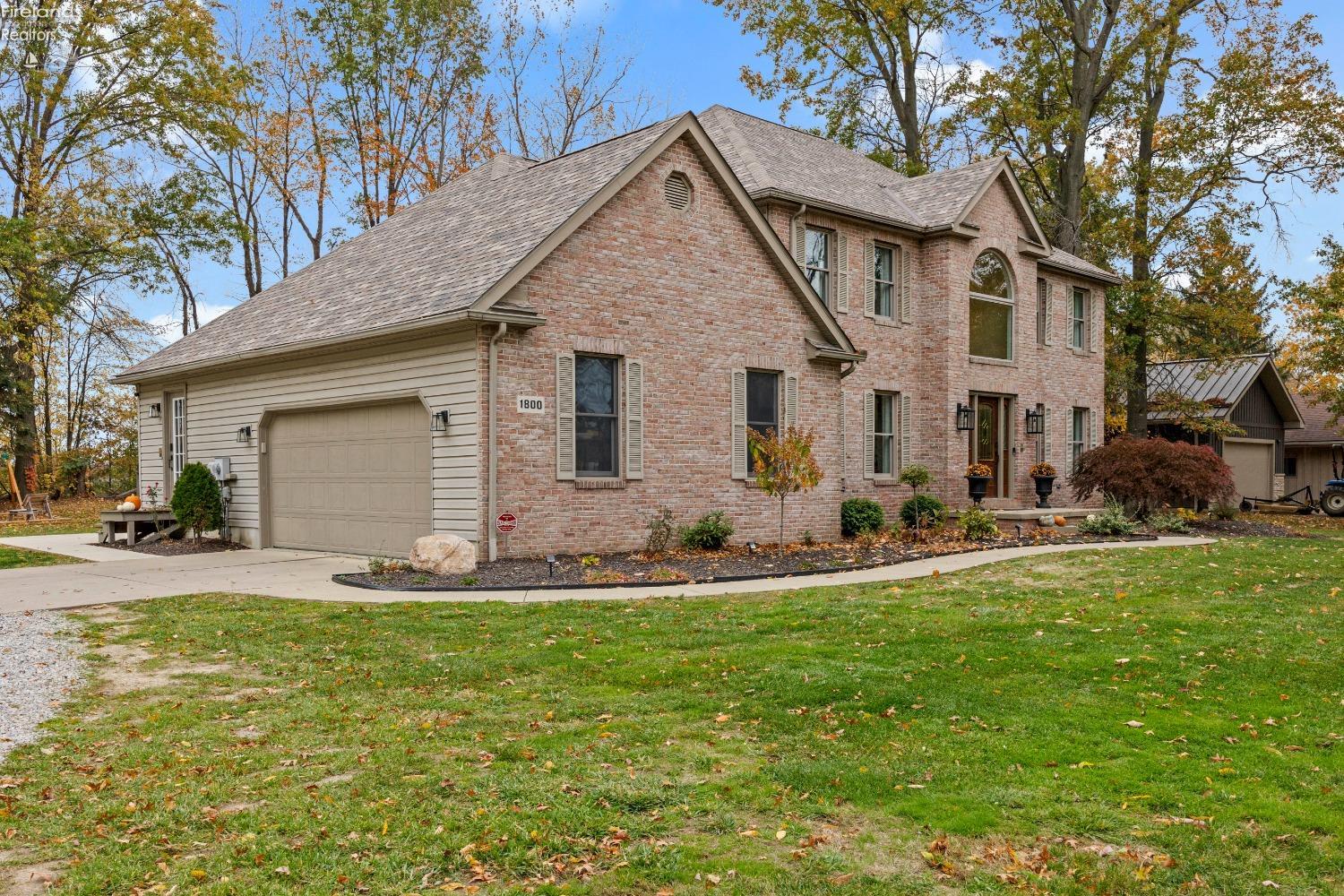 1800 Claus Rd.