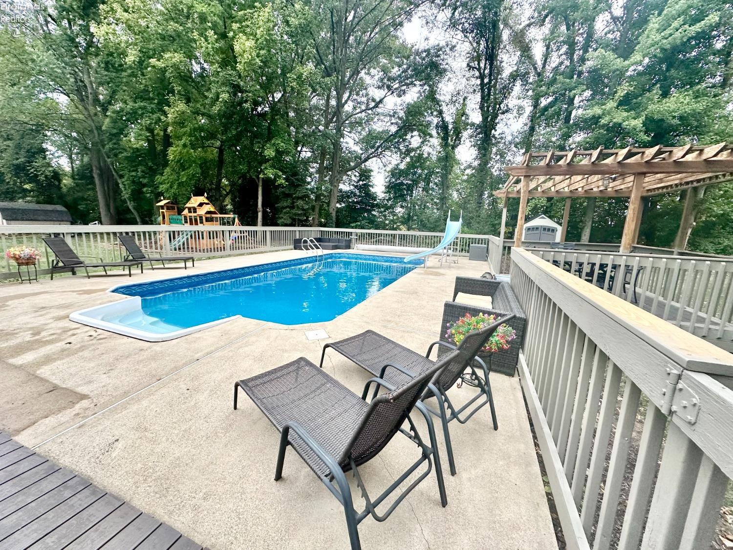 1800 Claus Rd.
