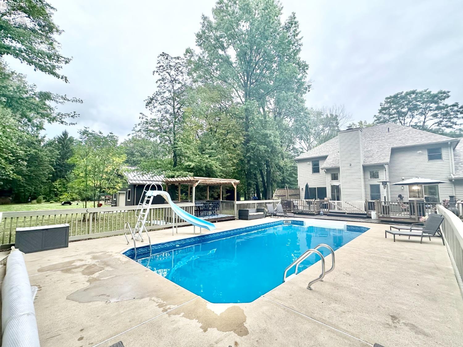 1800 Claus Rd.