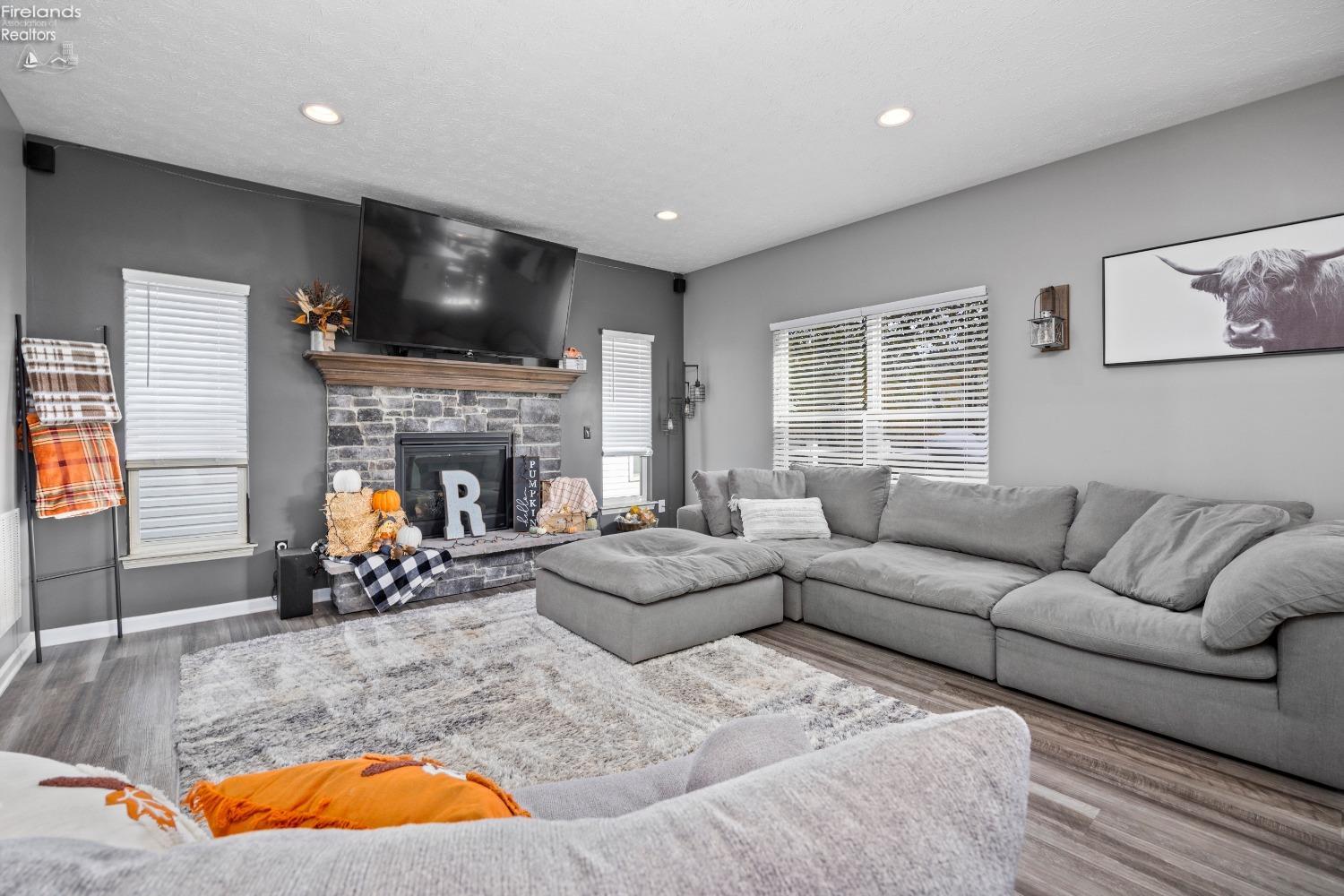 4661 Boulder Lane