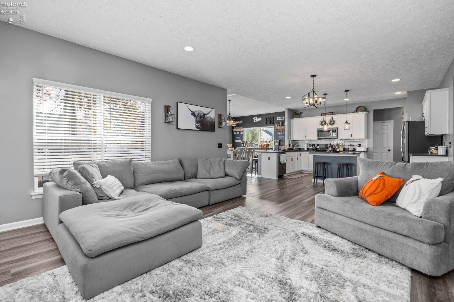 4661 Boulder Lane