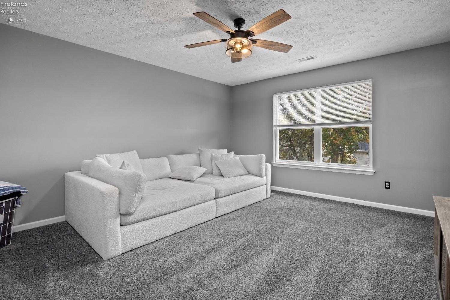4661 Boulder Lane
