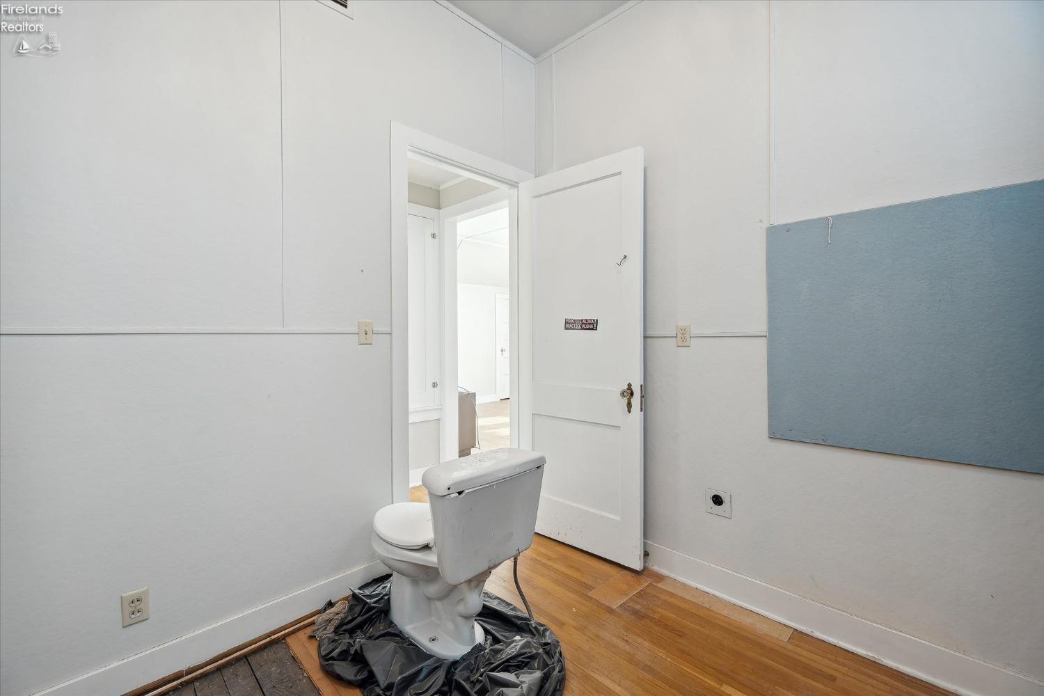 521 E 2nd Street