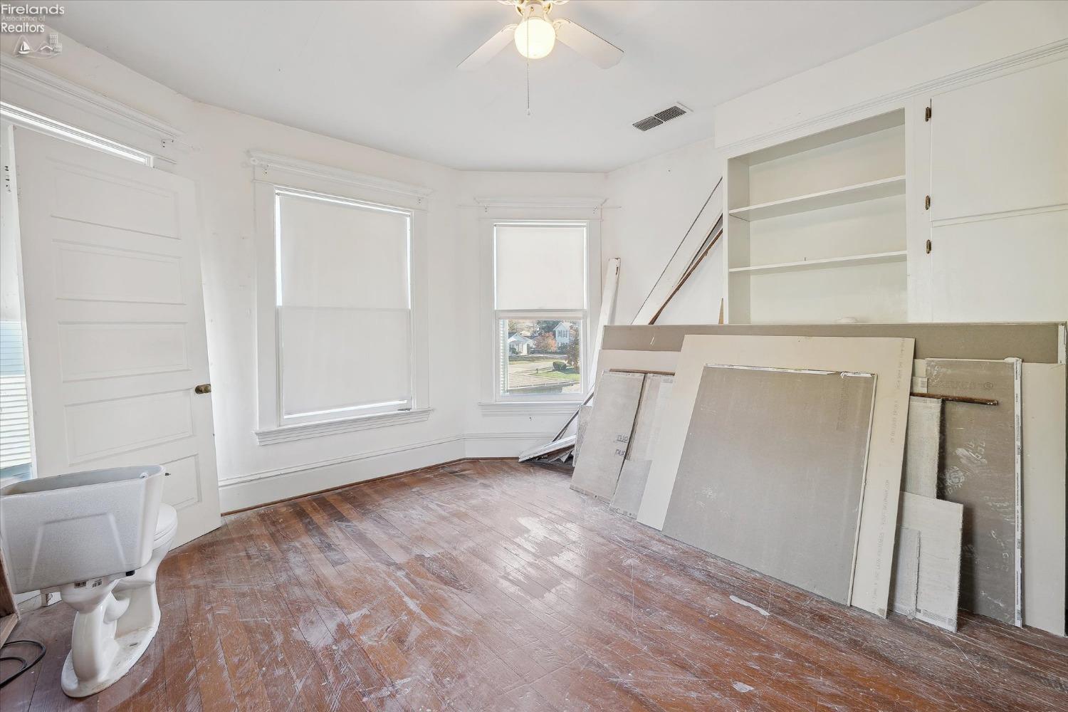 521 E 2nd Street