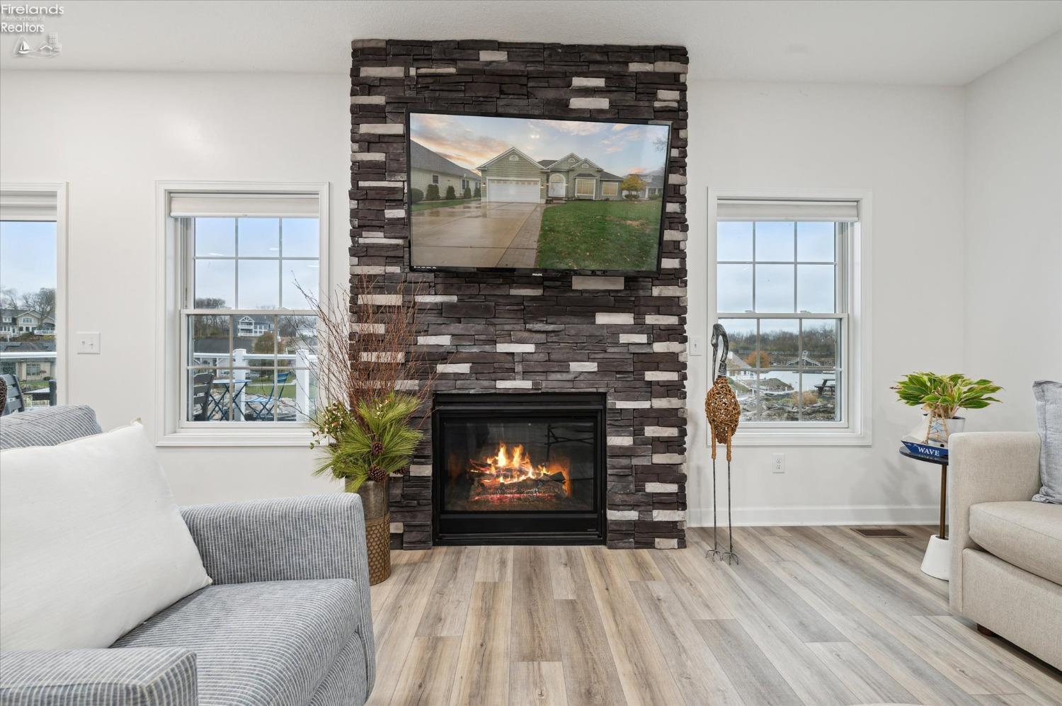 4453 E Forest Glen Lane