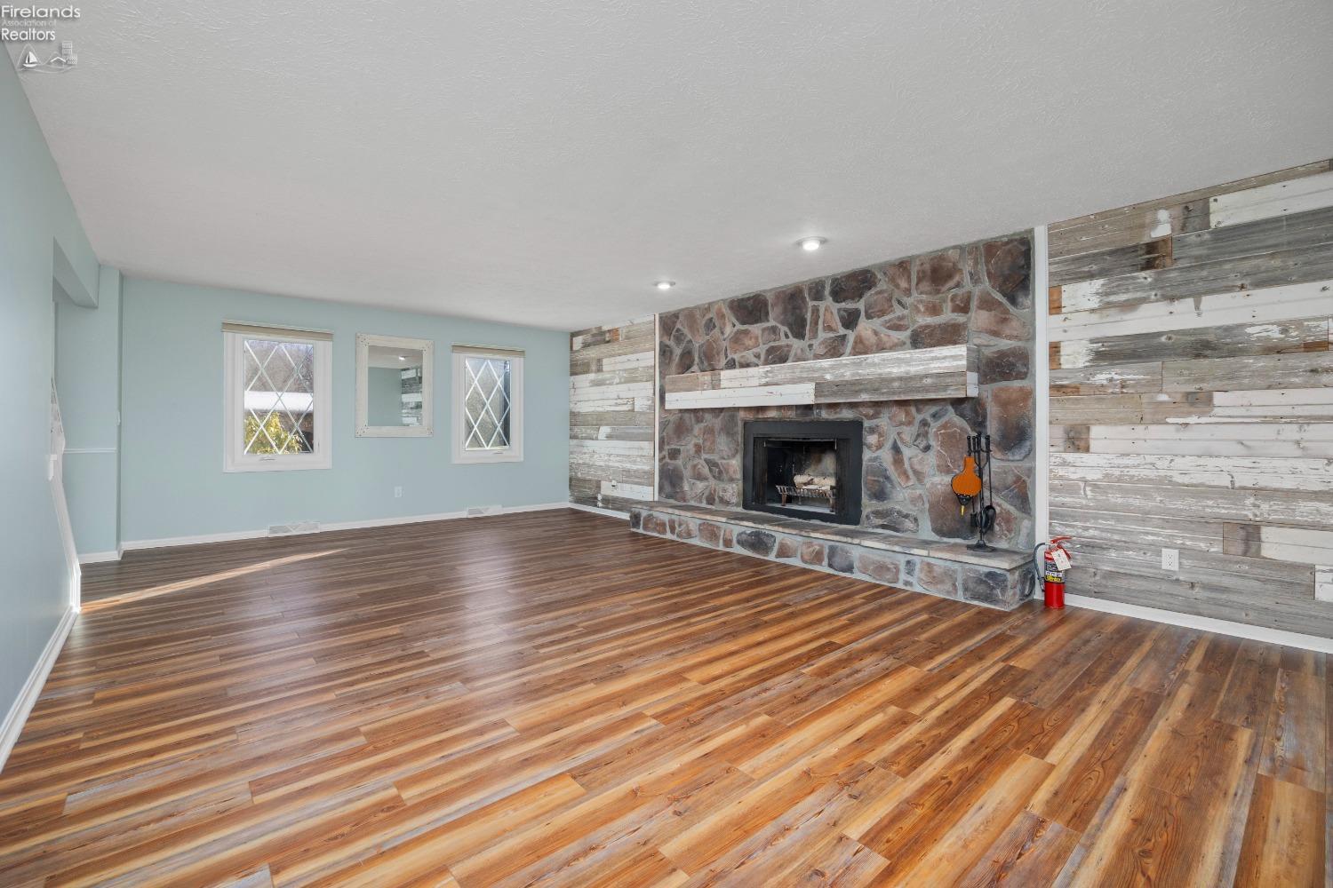 3409 Stonewood Drive