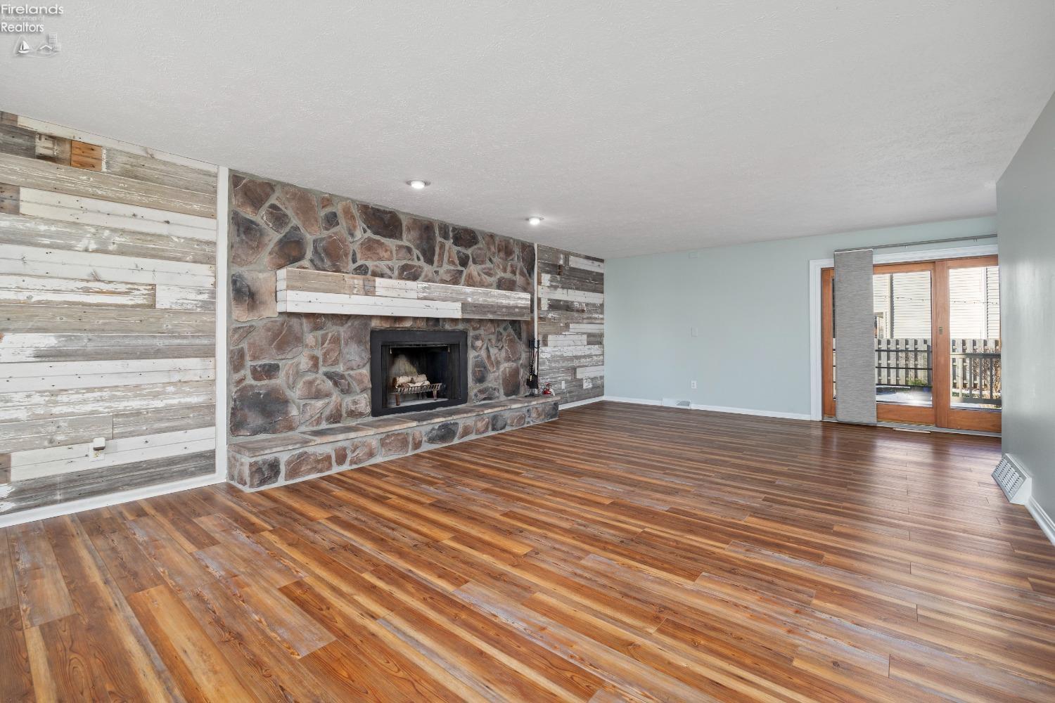 3409 Stonewood Drive