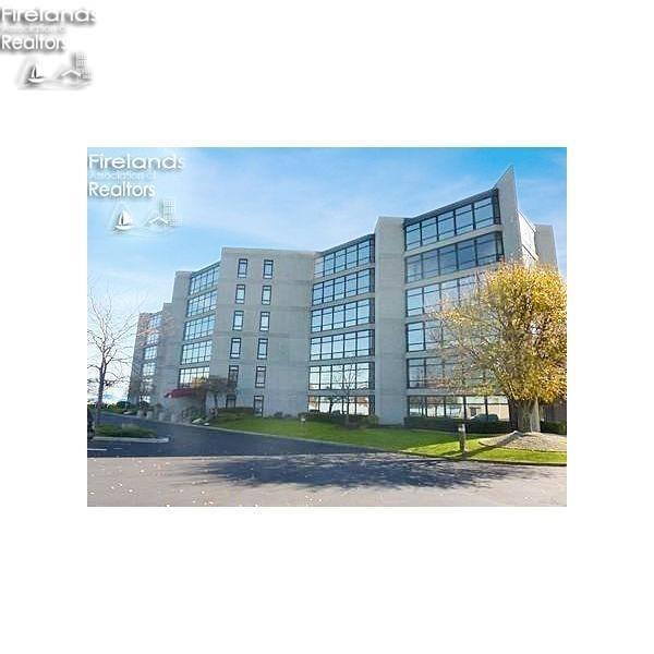 711 W Lakeshore 108