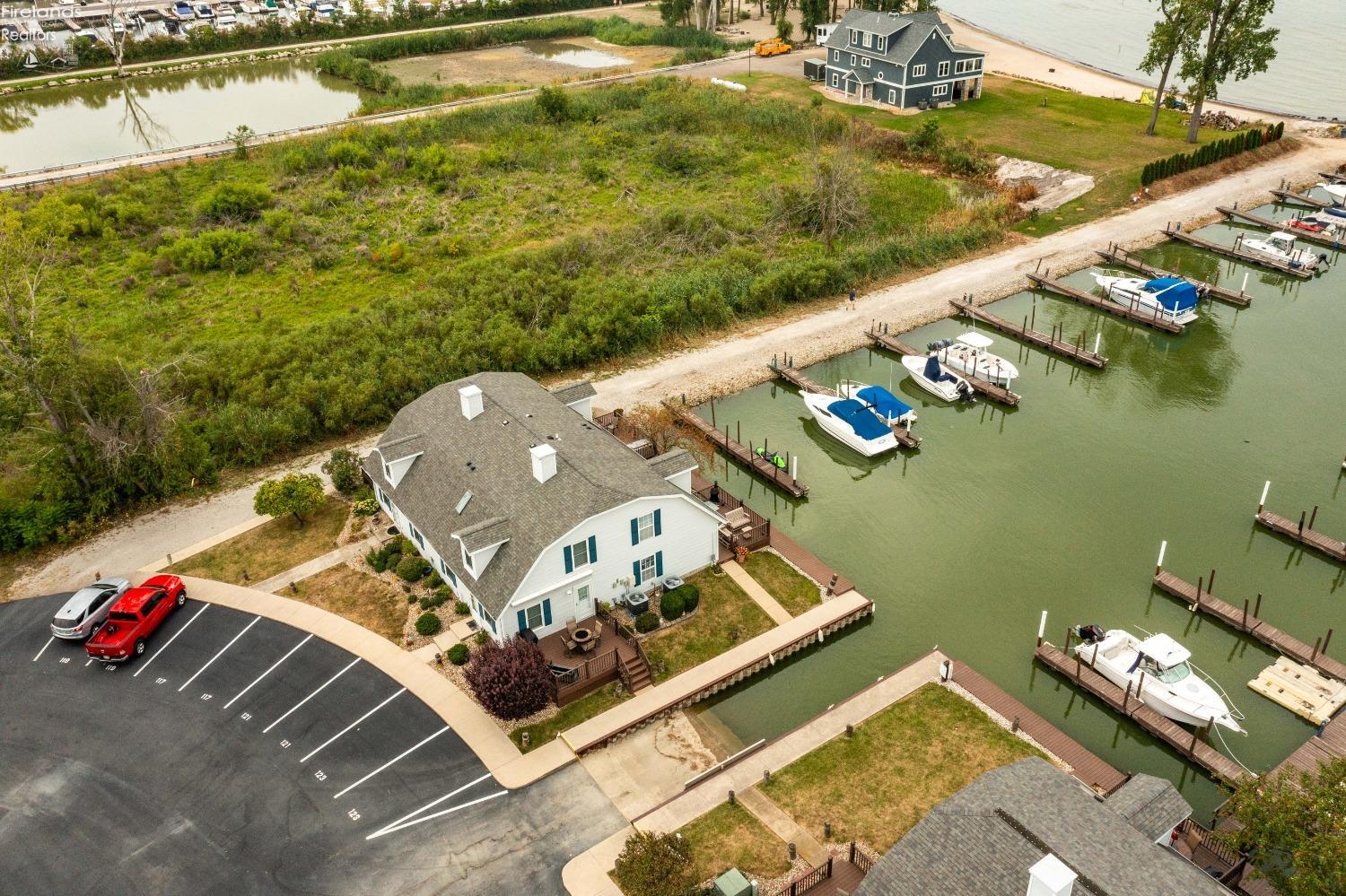 121 Schooner Point