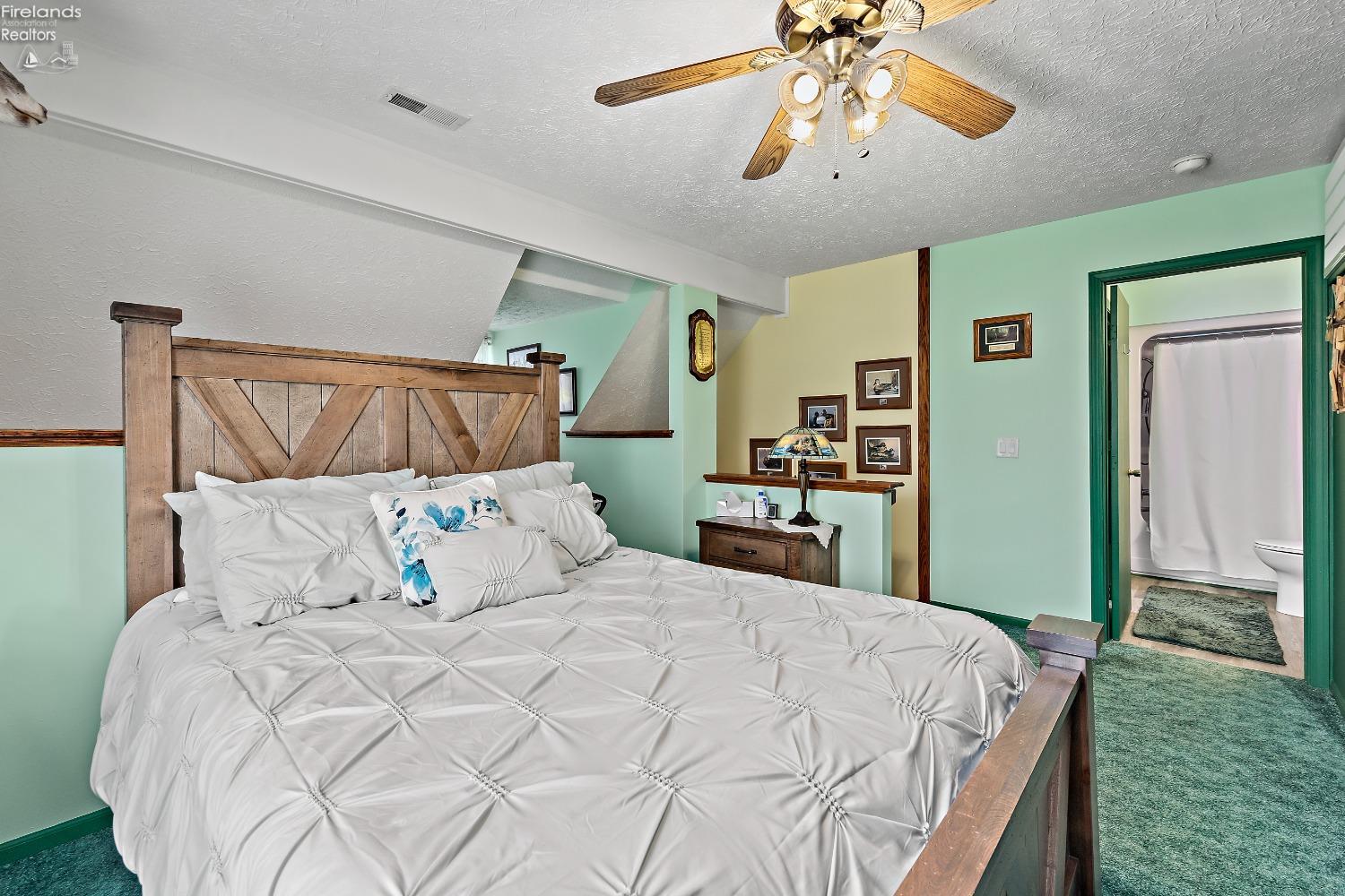 121 Schooner Point