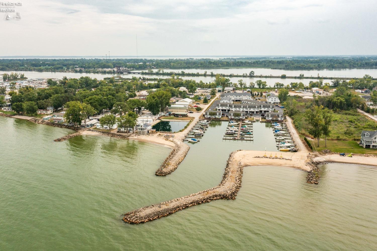 121 Schooner Point