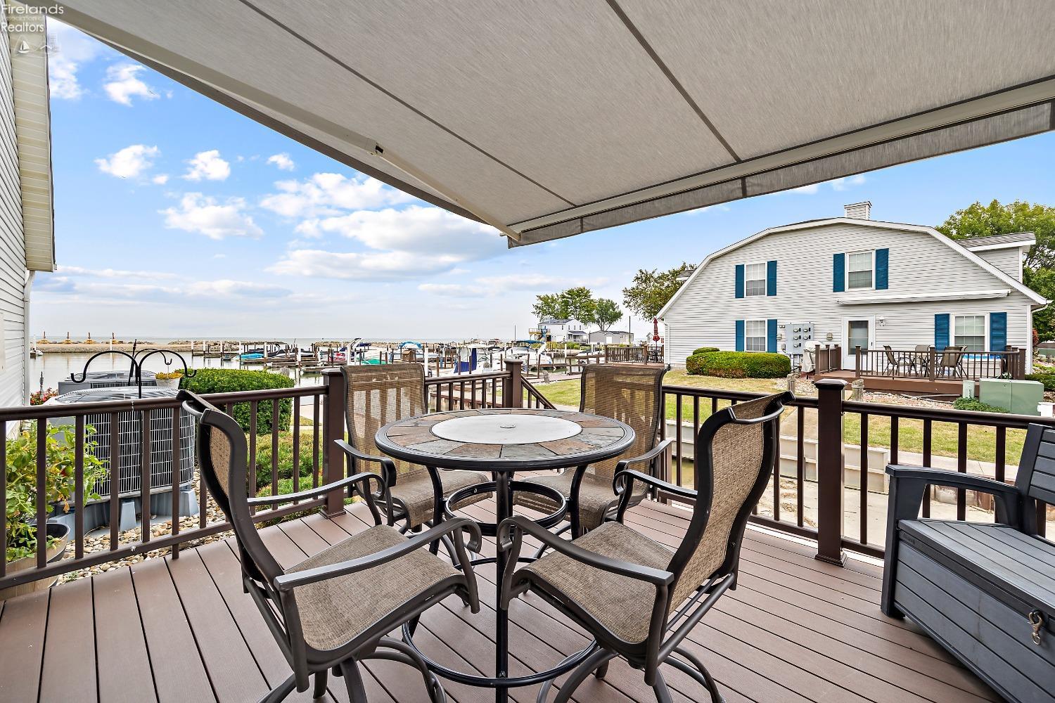 121 Schooner Point