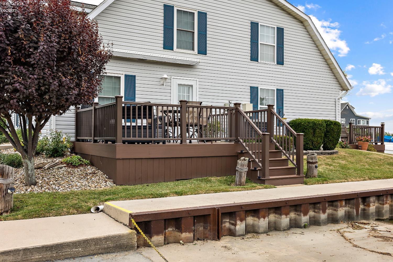 121 Schooner Point