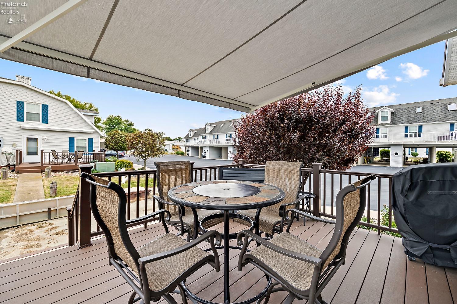 121 Schooner Point