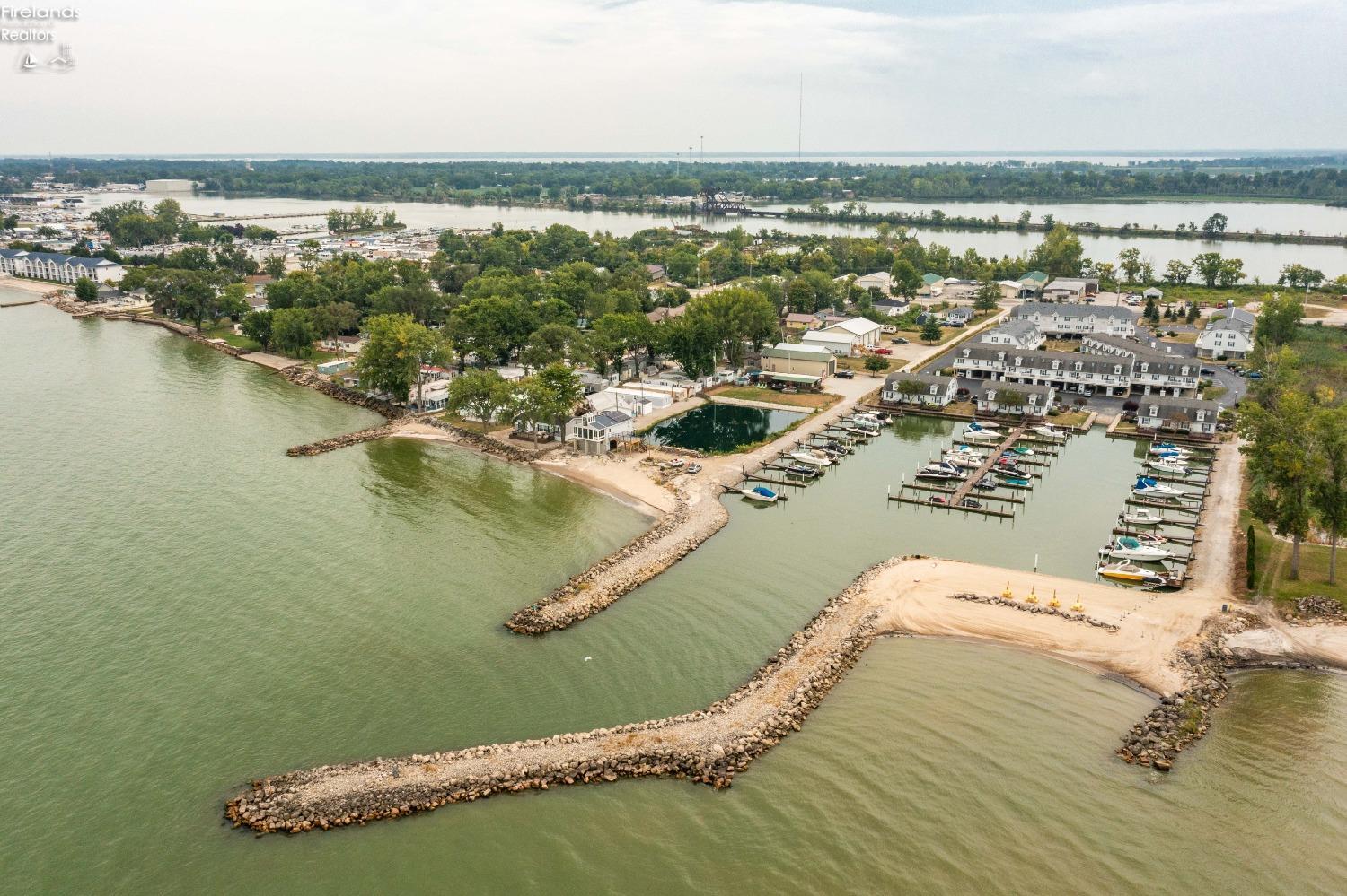 121 Schooner Point
